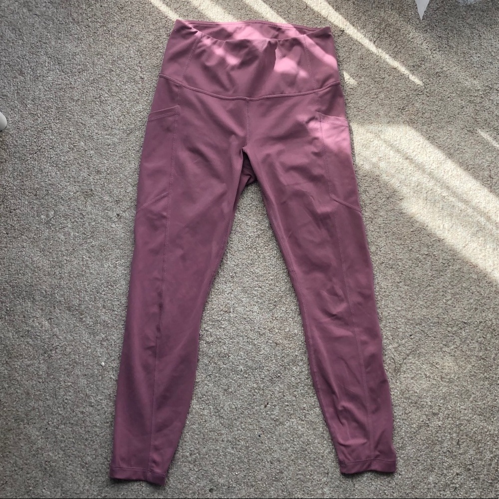 Cropped yoga pants
